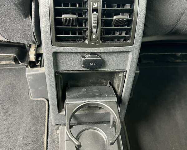 Серый Фольксваген Туран, объемом двигателя 1.4 л и пробегом 198 тыс. км за 8800 $, фото 35 на Automoto.ua