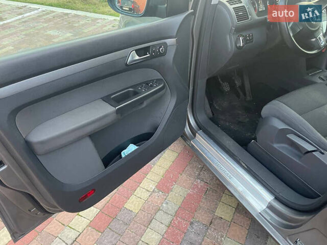 Сірий Фольксваген Туран, об'ємом двигуна 1.6 л та пробігом 230 тис. км за 11500 $, фото 8 на Automoto.ua