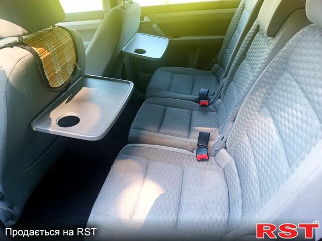 Серый Фольксваген Туран, объемом двигателя 1.4 л и пробегом 228 тыс. км за 7300 $, фото 8 на Automoto.ua