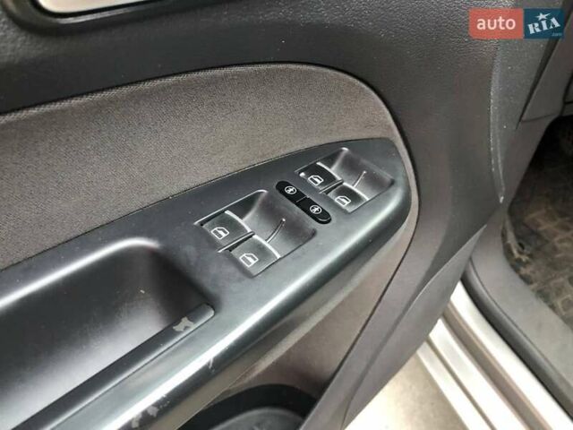 Сірий Фольксваген Туран, об'ємом двигуна 1.6 л та пробігом 265 тис. км за 9990 $, фото 15 на Automoto.ua