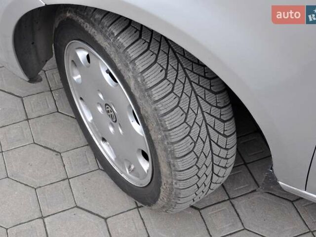 Сірий Фольксваген Туран, об'ємом двигуна 1.9 л та пробігом 172 тис. км за 6999 $, фото 28 на Automoto.ua