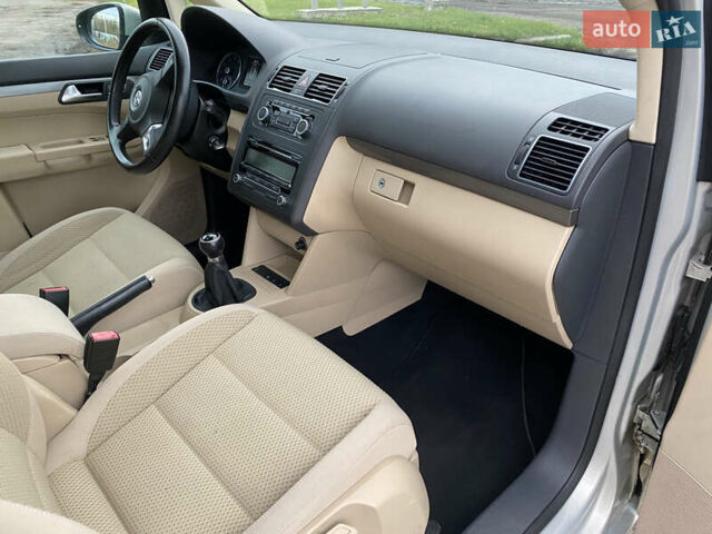 Серый Фольксваген Туран, объемом двигателя 1.39 л и пробегом 168 тыс. км за 9500 $, фото 41 на Automoto.ua