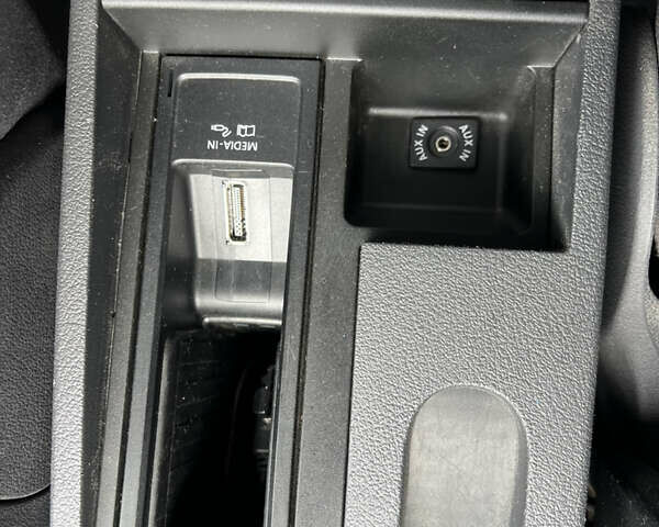 Серый Фольксваген Туран, объемом двигателя 1.4 л и пробегом 198 тыс. км за 8800 $, фото 40 на Automoto.ua