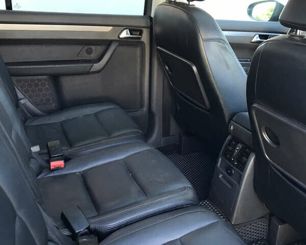 Сірий Фольксваген Туран, об'ємом двигуна 2 л та пробігом 220 тис. км за 10200 $, фото 3 на Automoto.ua