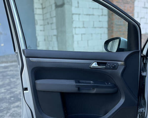 Сірий Фольксваген Туран, об'ємом двигуна 1.4 л та пробігом 173 тис. км за 7300 $, фото 17 на Automoto.ua