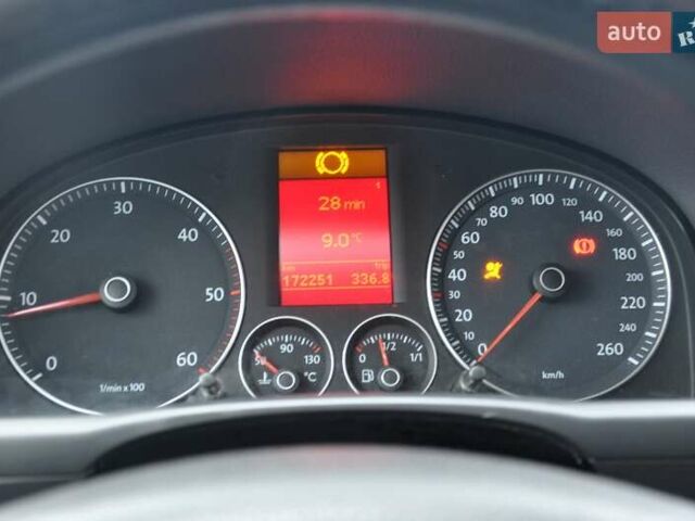 Сірий Фольксваген Туран, об'ємом двигуна 1.9 л та пробігом 172 тис. км за 6999 $, фото 36 на Automoto.ua