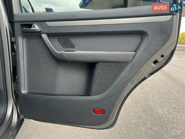 Серый Фольксваген Туран, объемом двигателя 1.4 л и пробегом 198 тыс. км за 8800 $, фото 30 на Automoto.ua