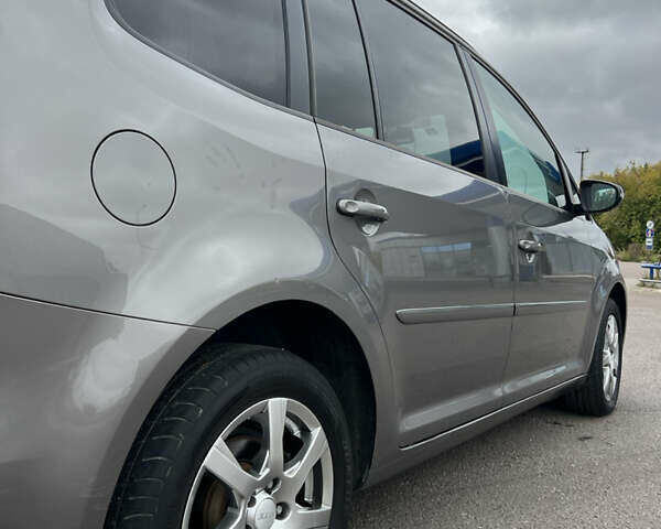 Серый Фольксваген Туран, объемом двигателя 1.4 л и пробегом 198 тыс. км за 8800 $, фото 19 на Automoto.ua