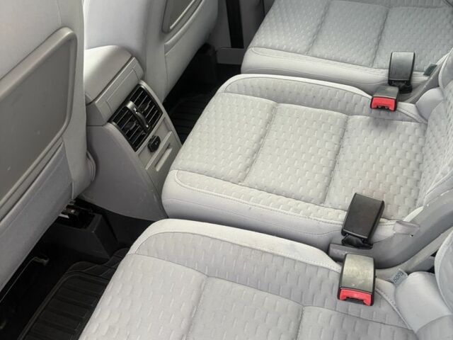 Серый Фольксваген Туран, объемом двигателя 0 л и пробегом 173 тыс. км за 7100 $, фото 3 на Automoto.ua