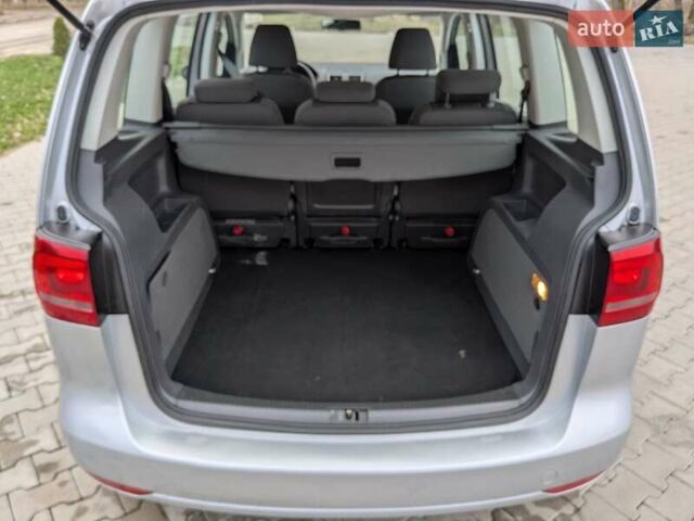 Серый Фольксваген Туран, объемом двигателя 1.4 л и пробегом 274 тыс. км за 7500 $, фото 27 на Automoto.ua