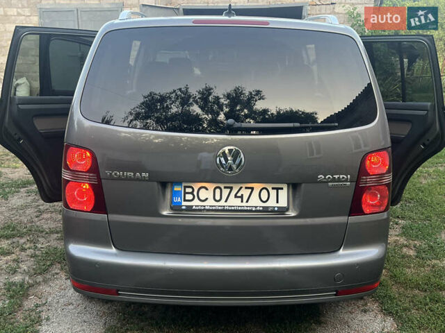 Серый Фольксваген Туран, объемом двигателя 1.97 л и пробегом 296 тыс. км за 10500 $, фото 8 на Automoto.ua