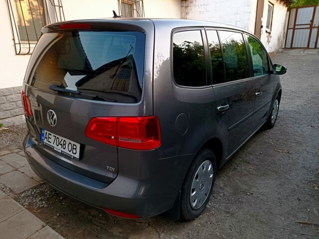 Сірий Фольксваген Туран, об'ємом двигуна 2 л та пробігом 325 тис. км за 9000 $, фото 2 на Automoto.ua