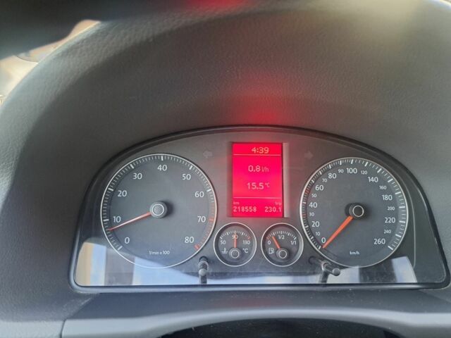 Серый Фольксваген Туран, объемом двигателя 1.4 л и пробегом 216 тыс. км за 4300 $, фото 14 на Automoto.ua