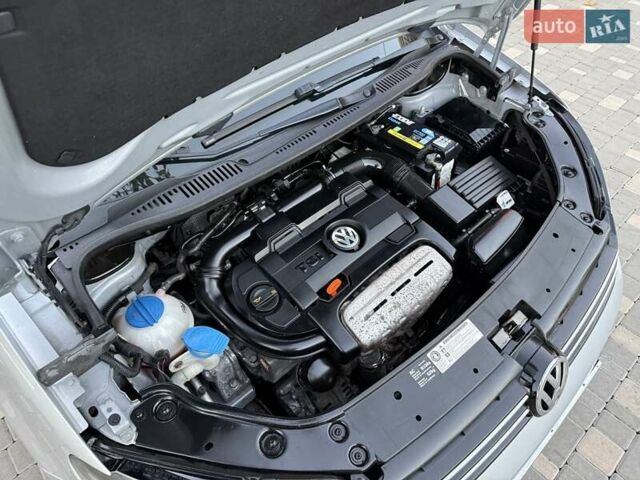 Серый Фольксваген Туран, объемом двигателя 1.4 л и пробегом 167 тыс. км за 9999 $, фото 48 на Automoto.ua