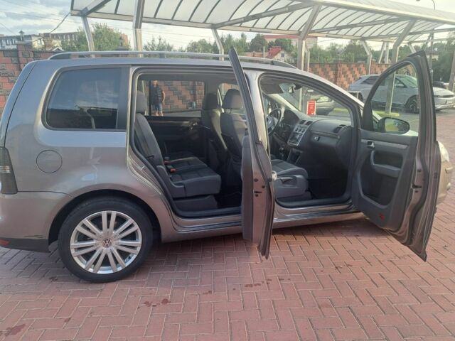 Серый Фольксваген Туран, объемом двигателя 1.4 л и пробегом 216 тыс. км за 4300 $, фото 18 на Automoto.ua