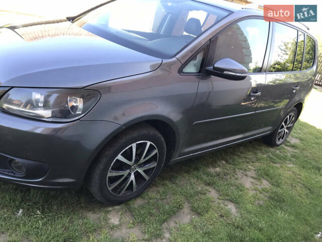 Сірий Фольксваген Туран, об'ємом двигуна 2 л та пробігом 220 тис. км за 10200 $, фото 2 на Automoto.ua