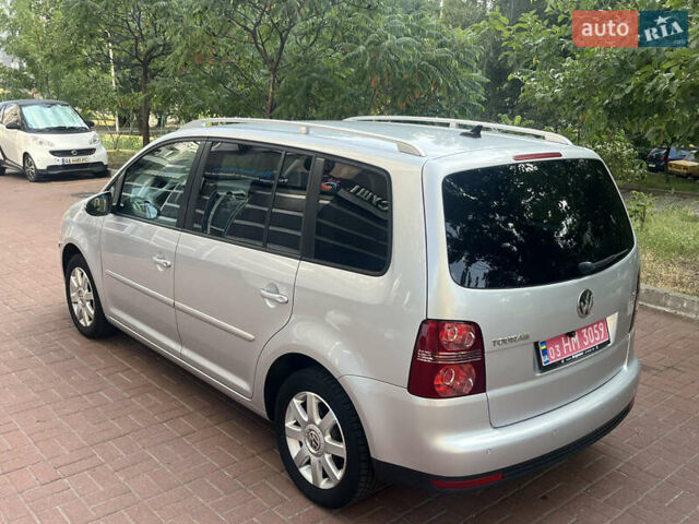 Серый Фольксваген Туран, объемом двигателя 1.4 л и пробегом 179 тыс. км за 8500 $, фото 5 на Automoto.ua