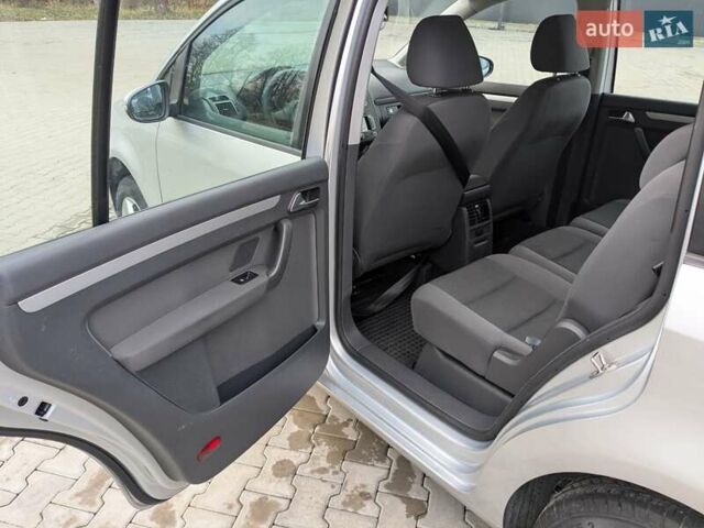 Серый Фольксваген Туран, объемом двигателя 1.4 л и пробегом 274 тыс. км за 7500 $, фото 17 на Automoto.ua