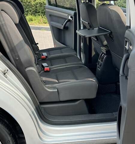 Серый Фольксваген Туран, объемом двигателя 1.6 л и пробегом 237 тыс. км за 10000 $, фото 14 на Automoto.ua