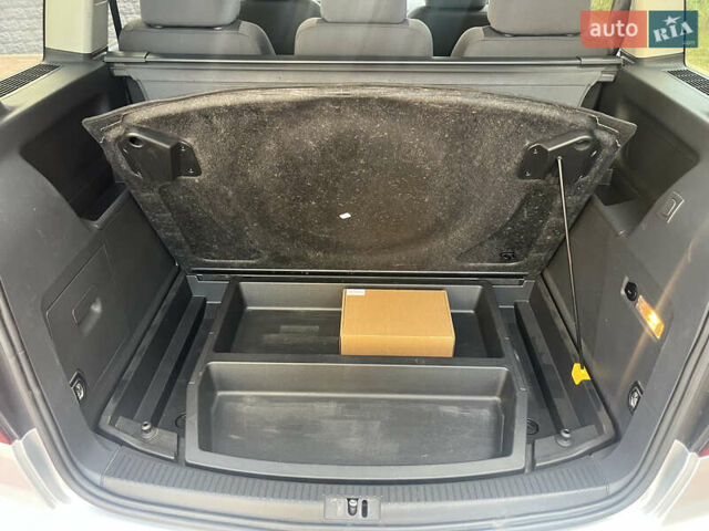 Серый Фольксваген Туран, объемом двигателя 1.4 л и пробегом 179 тыс. км за 8500 $, фото 43 на Automoto.ua