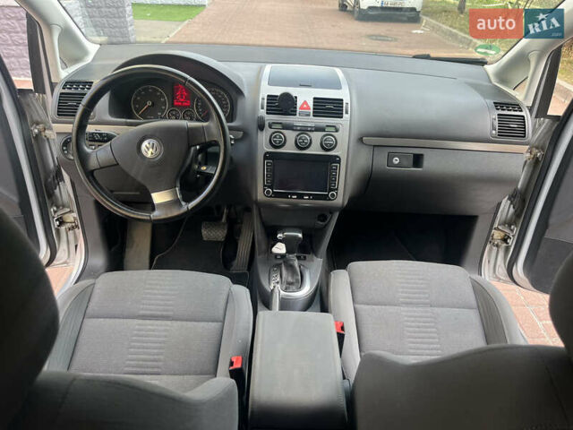 Серый Фольксваген Туран, объемом двигателя 1.4 л и пробегом 179 тыс. км за 8500 $, фото 28 на Automoto.ua