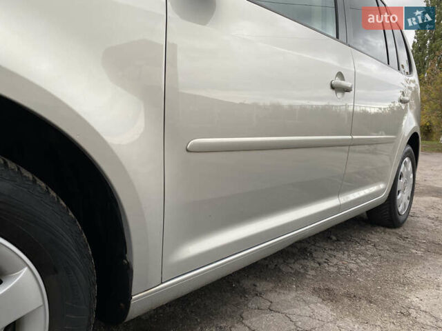 Серый Фольксваген Туран, объемом двигателя 1.39 л и пробегом 168 тыс. км за 9500 $, фото 7 на Automoto.ua