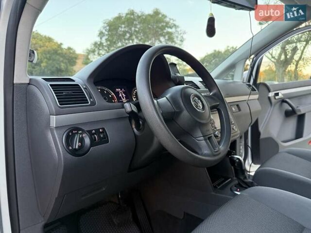 Серый Фольксваген Туран, объемом двигателя 1.4 л и пробегом 167 тыс. км за 9999 $, фото 91 на Automoto.ua