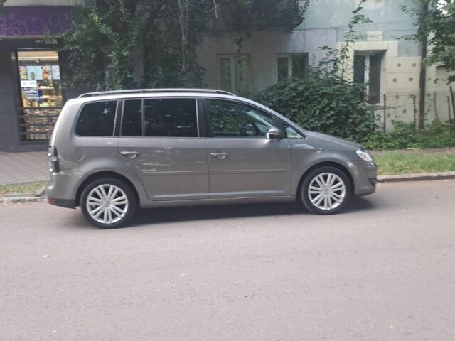 Серый Фольксваген Туран, объемом двигателя 1.4 л и пробегом 216 тыс. км за 4300 $, фото 4 на Automoto.ua