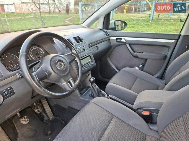 Серый Фольксваген Туран, объемом двигателя 1.39 л и пробегом 274 тыс. км за 7950 $, фото 11 на Automoto.ua