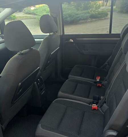 Серый Фольксваген Туран, объемом двигателя 1.6 л и пробегом 284 тыс. км за 9600 $, фото 20 на Automoto.ua