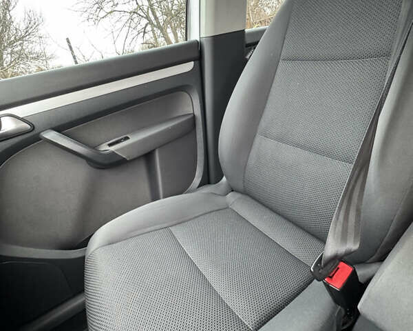 Серый Фольксваген Туран, объемом двигателя 1.39 л и пробегом 118 тыс. км за 9200 $, фото 30 на Automoto.ua