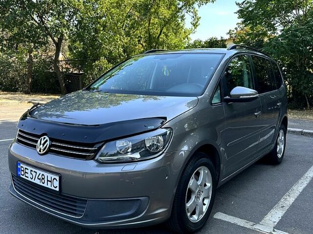 Серый Фольксваген Туран, объемом двигателя 1.4 л и пробегом 178 тыс. км за 8500 $, фото 1 на Automoto.ua