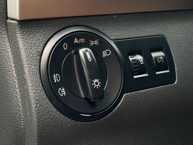 Серый Фольксваген Туран, объемом двигателя 1.4 л и пробегом 262 тыс. км за 8000 $, фото 10 на Automoto.ua