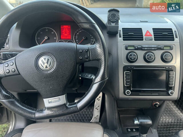 Серый Фольксваген Туран, объемом двигателя 1.97 л и пробегом 296 тыс. км за 10500 $, фото 27 на Automoto.ua