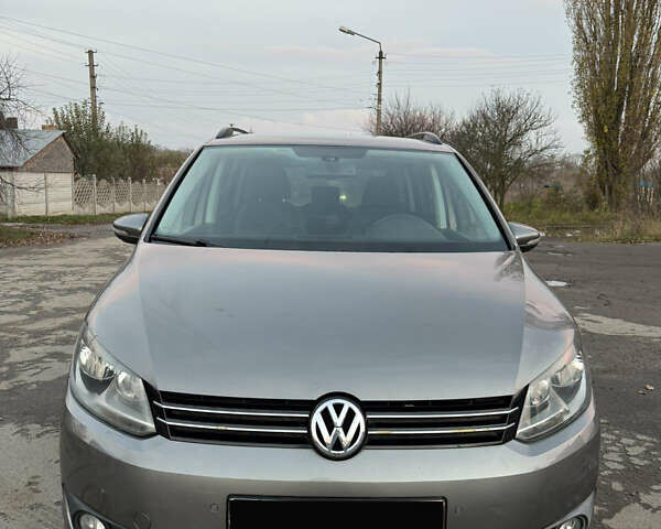 Серый Фольксваген Туран, объемом двигателя 1.4 л и пробегом 286 тыс. км за 8500 $, фото 1 на Automoto.ua
