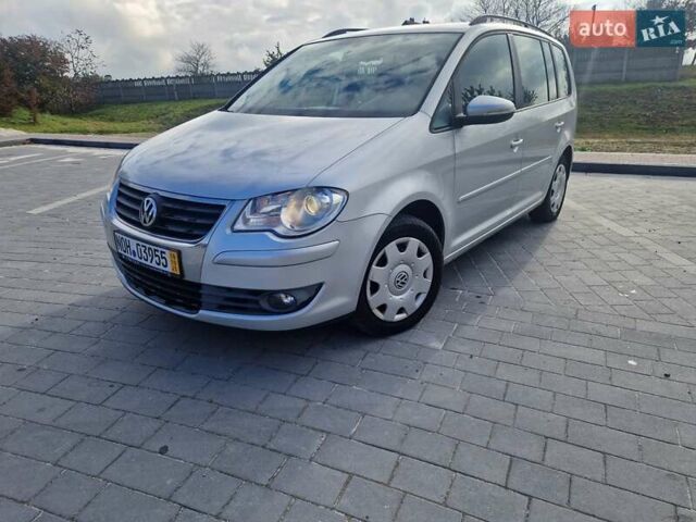 Серый Фольксваген Туран, объемом двигателя 1.4 л и пробегом 196 тыс. км за 6400 $, фото 1 на Automoto.ua