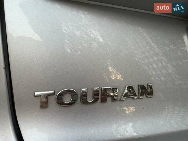 Серый Фольксваген Туран, объемом двигателя 1.4 л и пробегом 167 тыс. км за 9999 $, фото 32 на Automoto.ua
