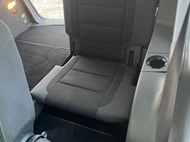 Сірий Фольксваген Туран, об'ємом двигуна 1.6 л та пробігом 230 тис. км за 11500 $, фото 6 на Automoto.ua