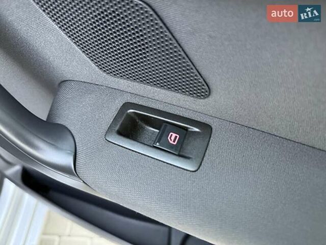 Серый Фольксваген Туран, объемом двигателя 1.4 л и пробегом 167 тыс. км за 9999 $, фото 62 на Automoto.ua