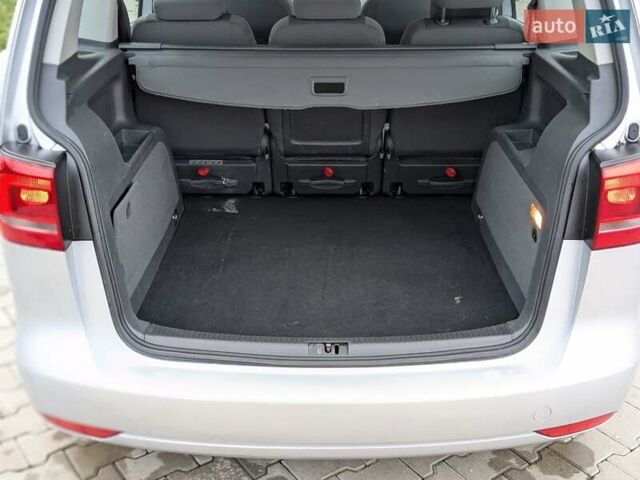 Серый Фольксваген Туран, объемом двигателя 1.4 л и пробегом 274 тыс. км за 7500 $, фото 25 на Automoto.ua