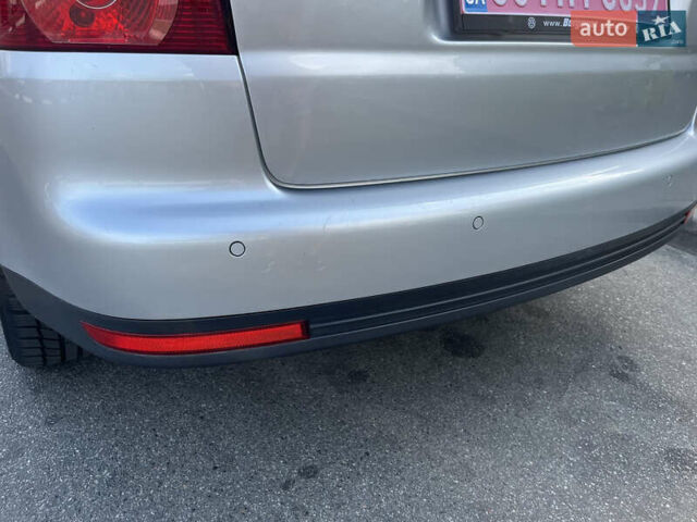 Серый Фольксваген Туран, объемом двигателя 1.4 л и пробегом 179 тыс. км за 8500 $, фото 6 на Automoto.ua