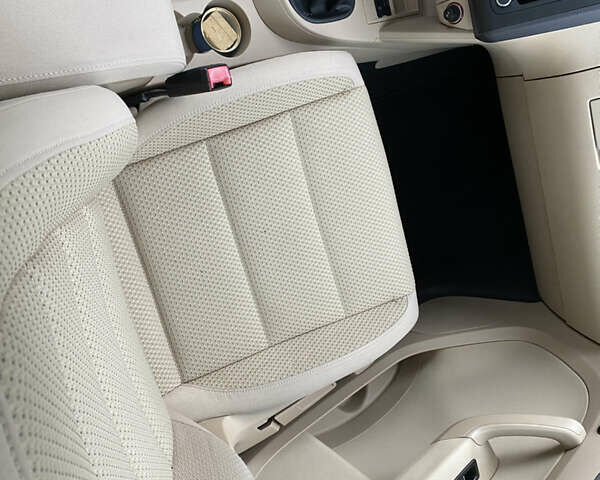 Серый Фольксваген Туран, объемом двигателя 1.39 л и пробегом 168 тыс. км за 9500 $, фото 52 на Automoto.ua