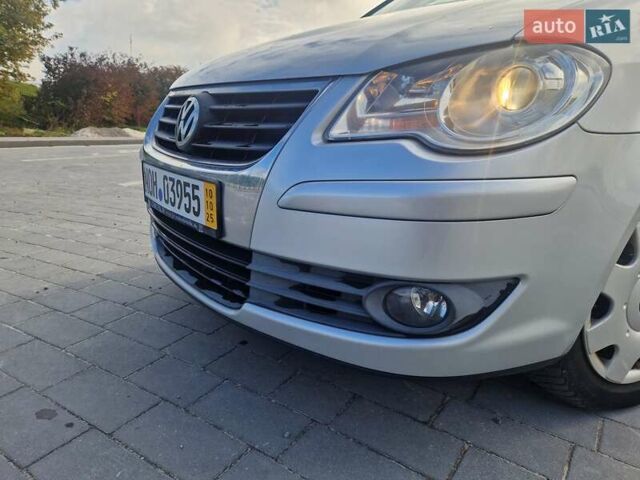 Серый Фольксваген Туран, объемом двигателя 1.4 л и пробегом 196 тыс. км за 6400 $, фото 4 на Automoto.ua