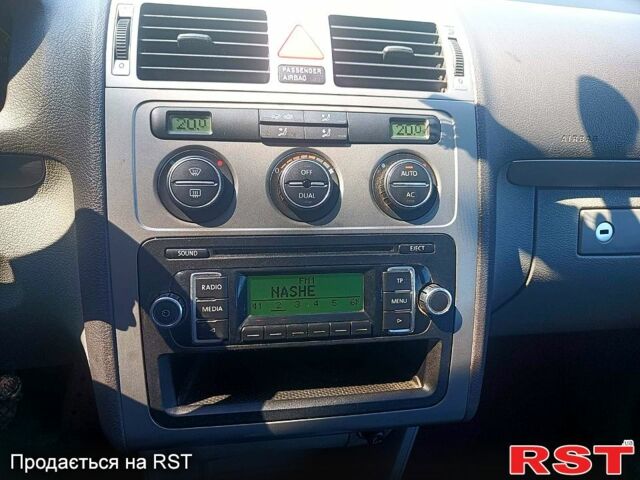 Серый Фольксваген Туран, объемом двигателя 1.4 л и пробегом 228 тыс. км за 7300 $, фото 6 на Automoto.ua