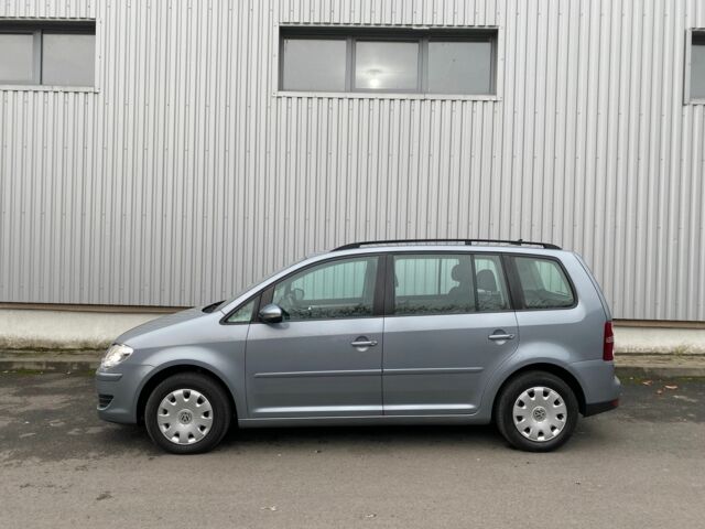 Серый Фольксваген Туран, объемом двигателя 1.4 л и пробегом 221 тыс. км за 7900 $, фото 5 на Automoto.ua