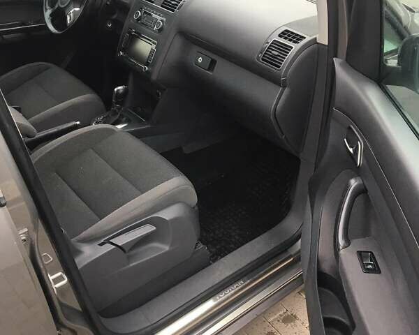 Сірий Фольксваген Туран, об'ємом двигуна 1.39 л та пробігом 333 тис. км за 7999 $, фото 5 на Automoto.ua