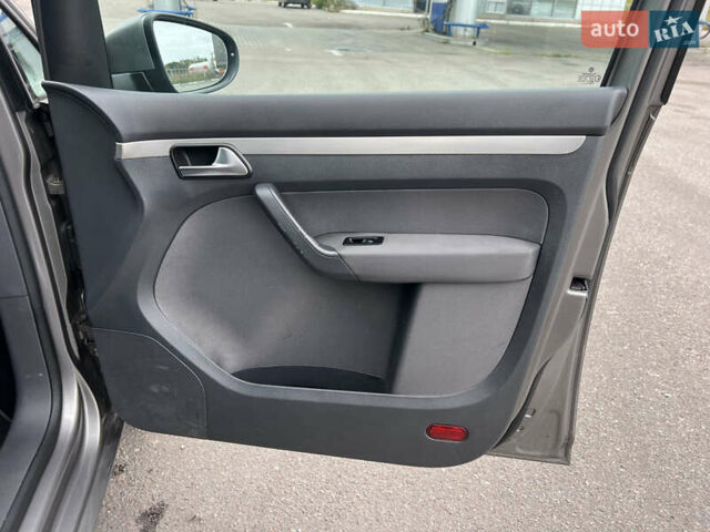 Серый Фольксваген Туран, объемом двигателя 1.4 л и пробегом 198 тыс. км за 8800 $, фото 29 на Automoto.ua