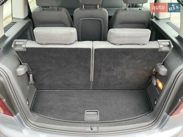 Серый Фольксваген Туран, объемом двигателя 1.4 л и пробегом 220 тыс. км за 7900 $, фото 8 на Automoto.ua