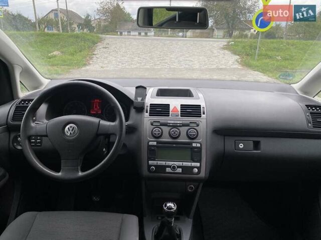 Сірий Фольксваген Туран, об'ємом двигуна 1.4 л та пробігом 175 тис. км за 6800 $, фото 6 на Automoto.ua