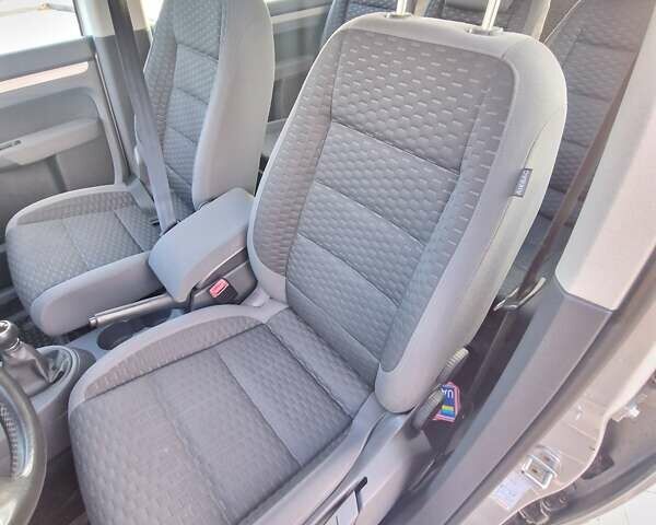 Серый Фольксваген Туран, объемом двигателя 1.4 л и пробегом 196 тыс. км за 6400 $, фото 20 на Automoto.ua